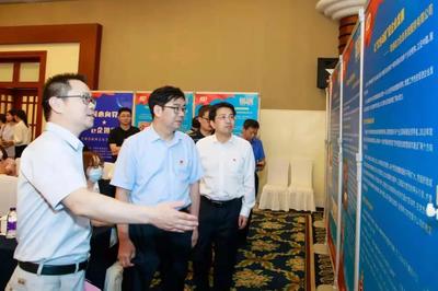 黨建紅引領(lǐng)互聯(lián)藍(lán) 無(wú)錫市互聯(lián)網(wǎng)企業(yè)黨建研討會(huì)成功舉辦